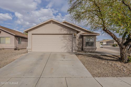 2061 S Saint Michael Dr, Tucson, AZ, 85713-5187 | Card Image