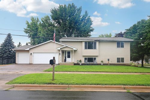 902 11th St W, Hastings, MN, 55033-3729 | Card Image