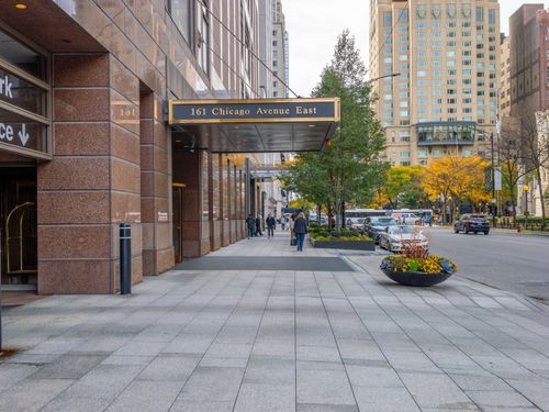 unit-42h-161 E Chicago Ave, Chicago, IL, 60611-6677 | Card Image
