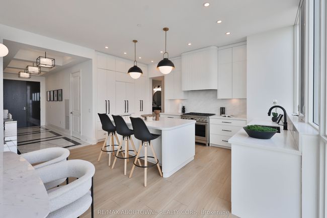 2201 - 2007 James St, Condo with 3 bedrooms, 2 bathrooms and null parking in Burlington ON | Image 8