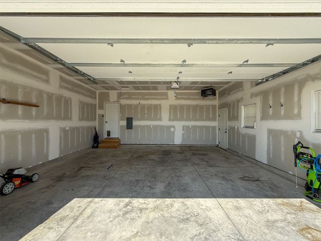 Garage | Image 38