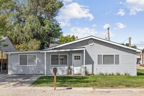 211 Randolph St, Melba, ID, 83641-5157 | Card Image