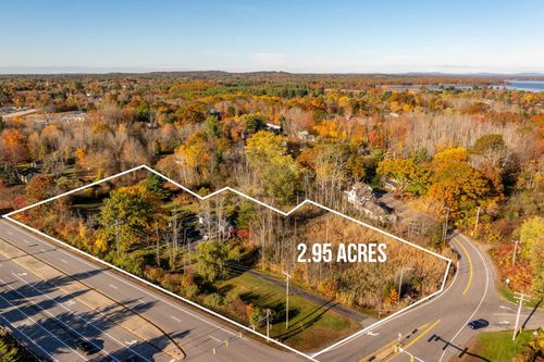 60 Ocean Rd, Greenland, NH, 03840-2406 | Card Image