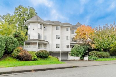 206 - 3088 Flint St, Condo with 2 bedrooms, 2 bathrooms and 1 parking in Port Coquitlam BC | Image 2