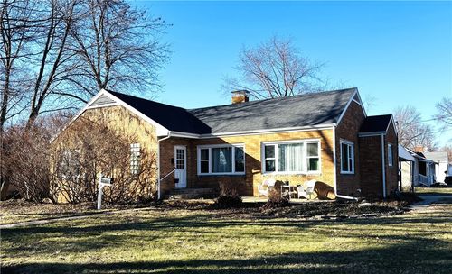 410 E 9th St, Pana, IL, 62557-1747 | Card Image