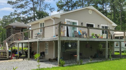 174 S River Dr, Beaufort, NC, 28516-9764 | Card Image
