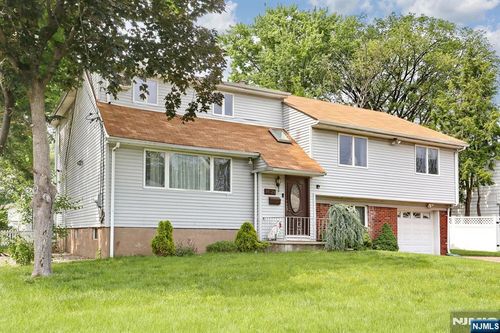 39-23 Pershing St, Fair Lawn, NJ, 07410-5003 | Card Image