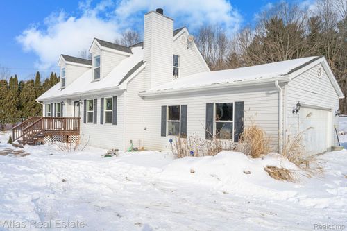 2957 Bird Rd, Ortonville, MI, 48462-8439 | Card Image