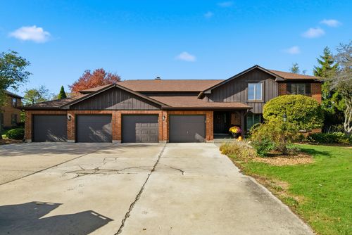 apt-d-90 Golf View Ln, Frankfort, IL, 60423-9547 | Card Image