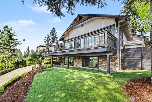 9544 Lake Washington Boulevard Ne, Bellevue, WA, 98004 | Card Image