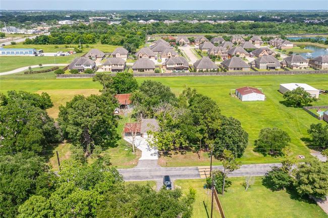 2751 Piper Rd, House other with 3 bedrooms, 2 bathrooms and 2 parking in Pearland TX | Image 9