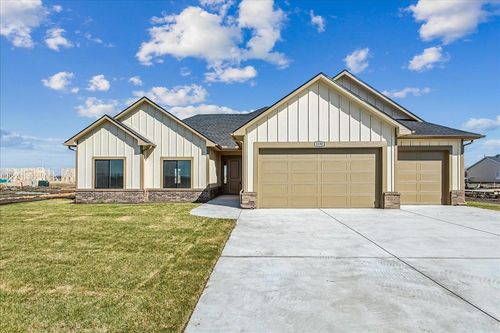 1530 E Appleton St, Valley Center, KS, 67147 | Card Image