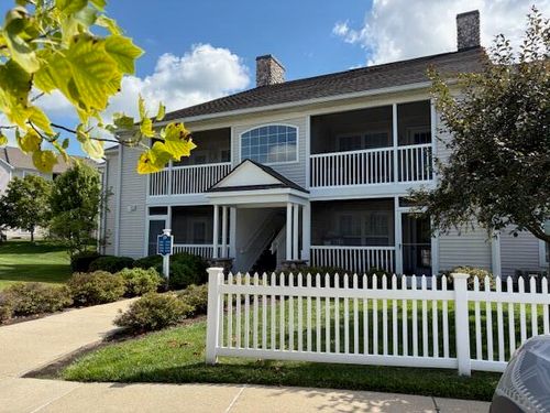 2692 S Knightsbridge Cir, Ann Arbor, MI, 48105-9286 | Card Image