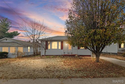 252 12th St, Wood River, IL, 62095-2447 | Card Image