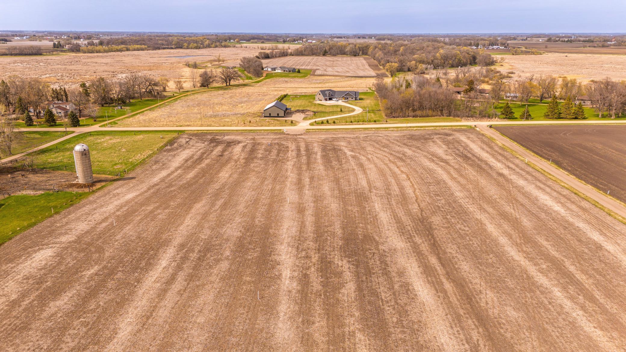 Land in New Prague 4