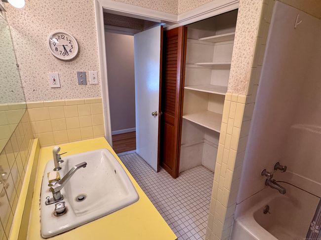 30 Chestnut Dr, House other with 3 bedrooms, 2 bathrooms and null parking in Windsor CT | Image 16