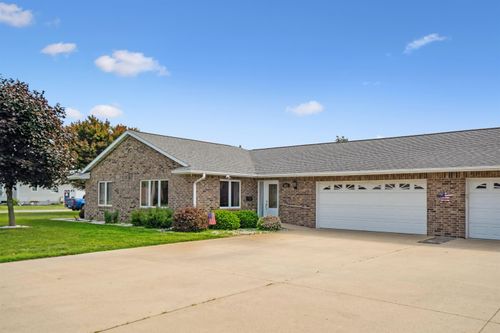 1015 Main St, Jesup, IA, 50648-1011 | Card Image