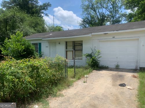 5885 Leone Dr W, Macon, GA, 31206-8223 | Card Image