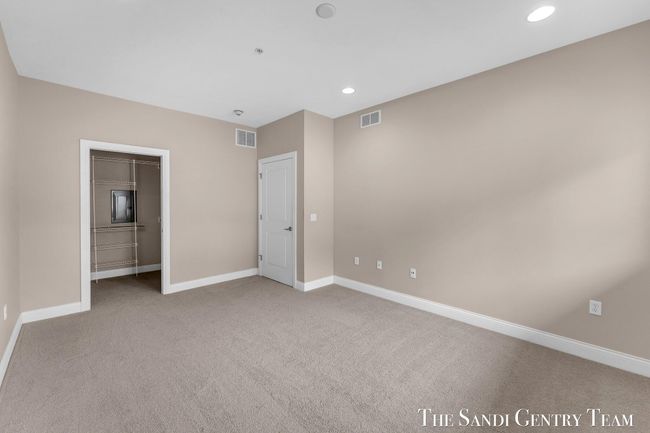 15 - 917 W Savidge St, Condo with 2 bedrooms, 2 bathrooms and null parking in Spring Lake MI | Image 33
