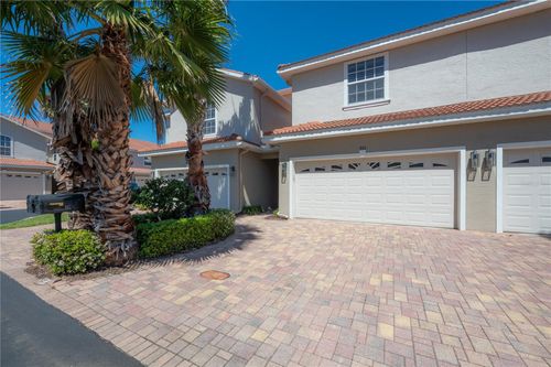 933 Moscato Pl, PALM HARBOR, FL, 34683-4039 | Card Image