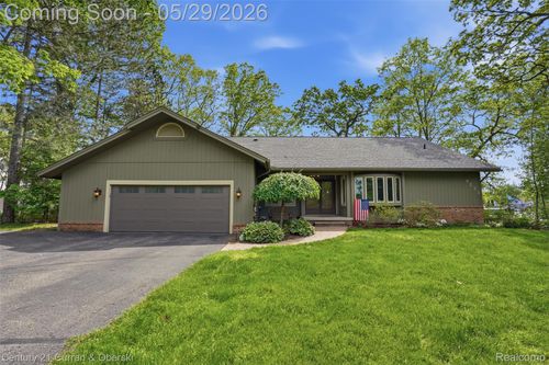 4233 Blain Island Rd, Waterford, MI, 48329-1101 | Card Image