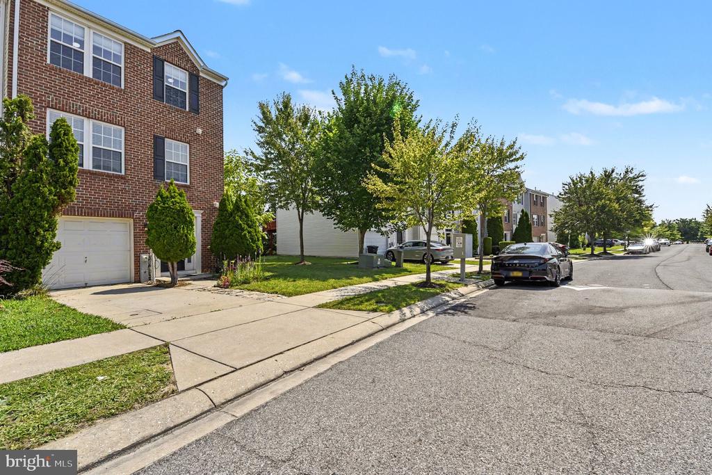 Residential in MIDDLE RIVER 5