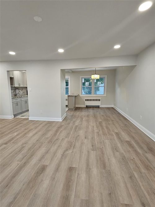 fl-2nd-566 Keller Ave, Elmont, NY, 11003-3735 | Card Image