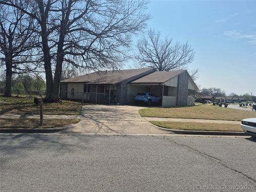8247 N 117th East Ave, Owasso, OK, 74055-2603 | Card Image
