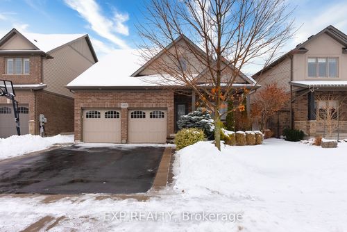 5803 Fiddlehead Lane, Niagara Falls, ON, L2H0E9 | Card Image