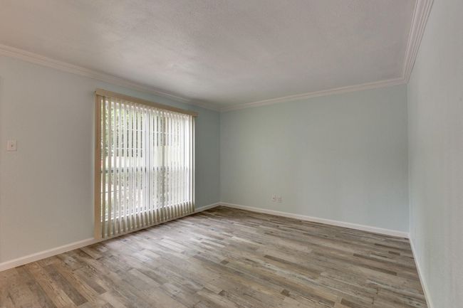 411 S Dooley St, Condo with 10 bedrooms, 5 bathrooms and 8 parking in Grapevine TX | Image 4