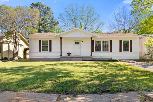 1104 Redbud St, Denison, TX, 75020-1130 | Card Image