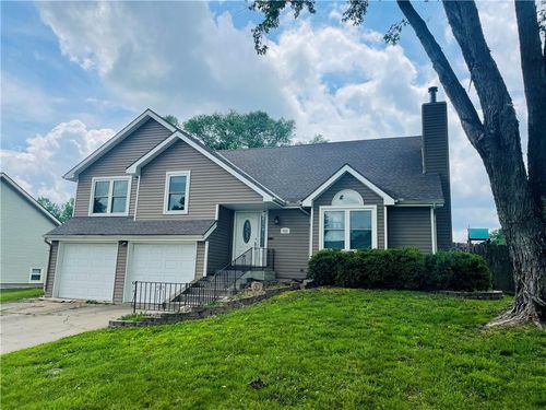 933 Park Ave, Leavenworth, KS, 66048-5551 | Card Image