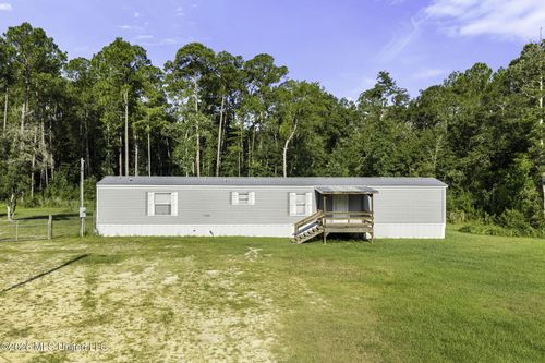 17427 Gardenia St, Kiln, MS, 39556-8258 | Card Image