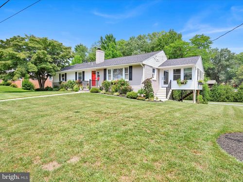 402 Spring Dr, MILLERSVILLE, PA, 17551-2021 | Card Image