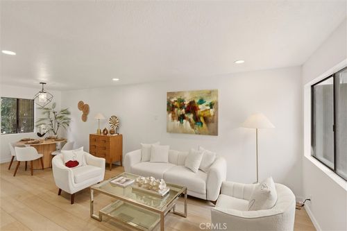 3-633 Hardin Dr, Inglewood, CA, 90302-3525 | Card Image