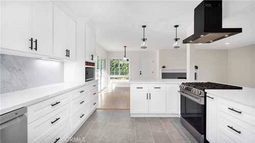 5275 E 25th St, Long Beach, CA, 90815-1903 | Card Image