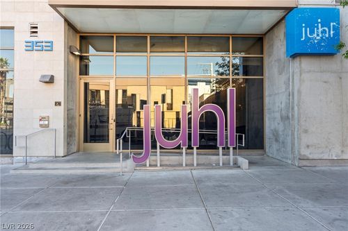 385-353 E Bonneville Ave, Las Vegas, NV, 89101-6622 | Card Image