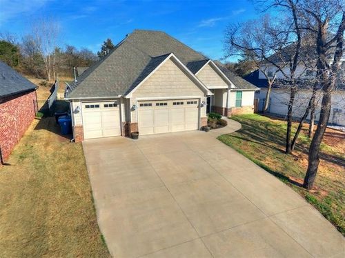 2516 Thunder Canyon Court, Edmond, OK, 73034 | Card Image