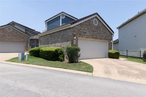 5 Champions Ln, Lakeway, TX, 78734-5174 | Card Image