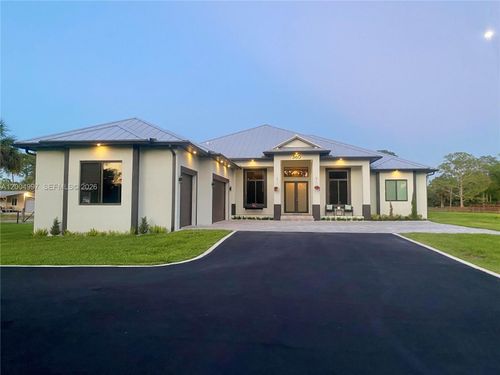 360 13th St Sw, Naples, FL, 34117-2185 | Card Image
