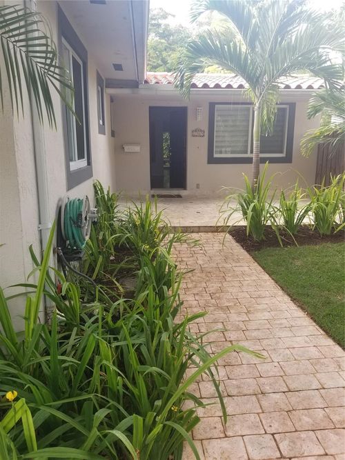 2369 Overbrook St, Miami, FL, 33133-3184 | Card Image