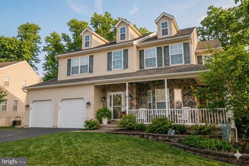 1117 Sun Valley Dr, Royersford, PA, 19468-4285 | Card Image