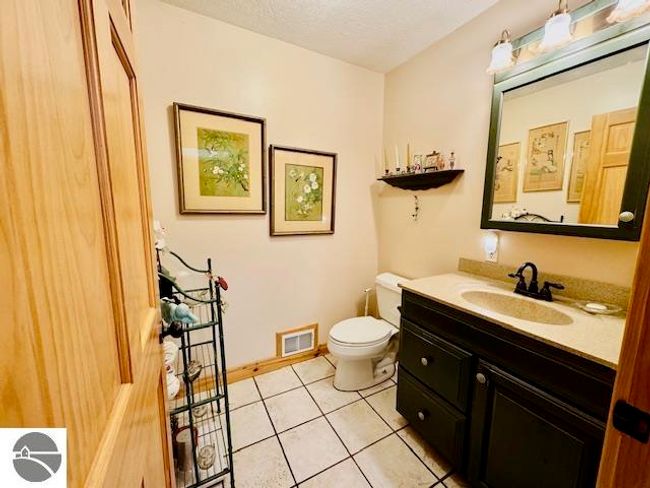 102 James Sq, House other with 4 bedrooms, 3 bathrooms and null parking in Roscommon MI | Image 23