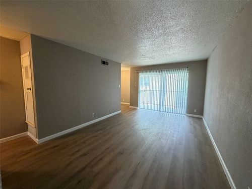 204-2600 Penny Ln, Austin, TX, 78757-7604 | Card Image