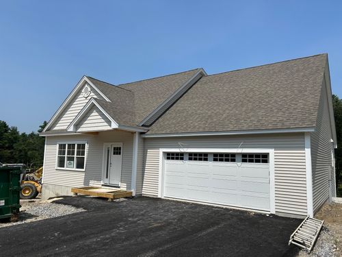 18 Juliana Avenue, Nashua, NH, 03064 | Card Image