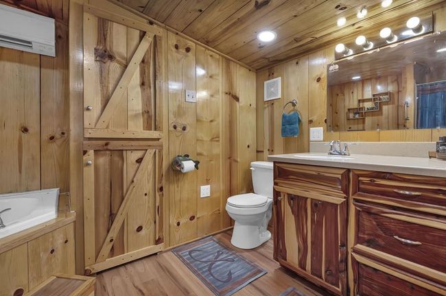 111 Cypress Bay Ldg, House other with 3 bedrooms, 6 bathrooms and 3 parking in Milam TX | Image 20