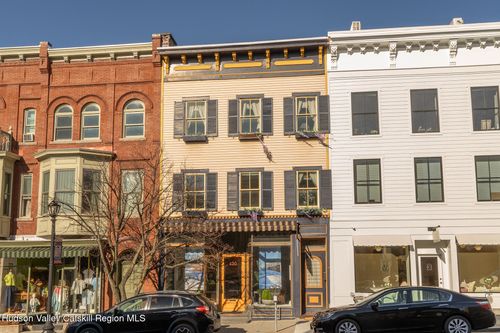 2-430 Warren St, Hudson, NY, 12534-2415 | Card Image