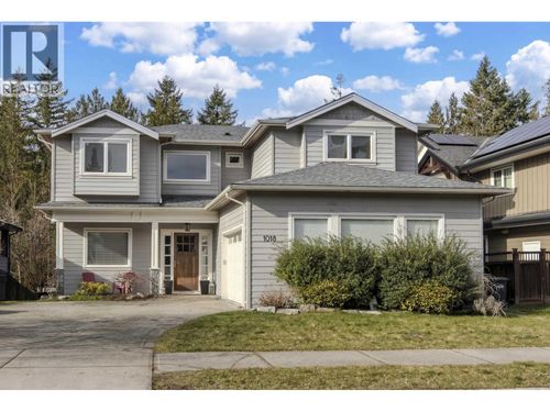 1018 Jay Cres, Squamish, BC, V8B0P2 | Card Image