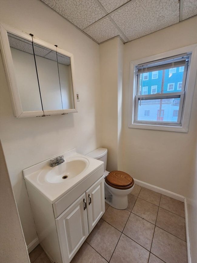 APT-1W - 74 Fulton St, Condo with 2 bedrooms, 1 bathrooms and null parking in Fall River MA | Image 17