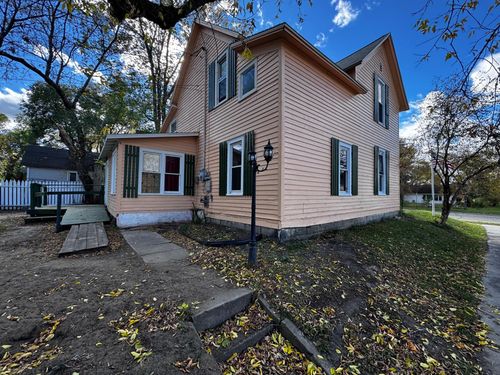 211 Maple Ave Ne, Cass Lake, MN, 56633-3572 | Card Image